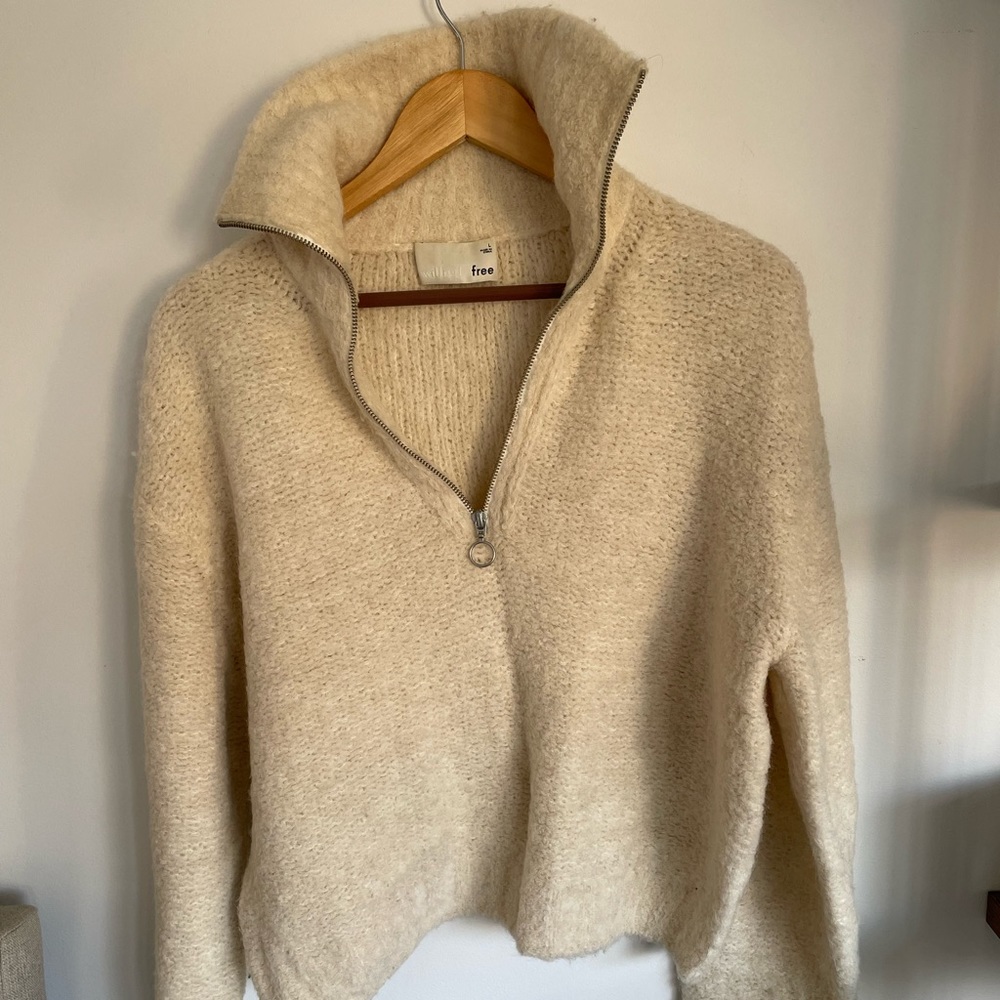 Aritzia Wilfred Cropped Cream Sweater